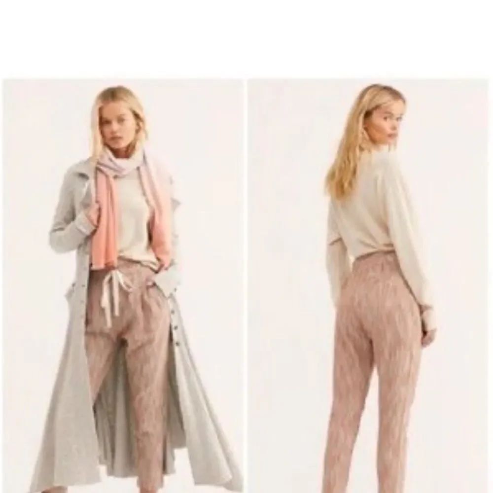 Free People Light at Sunrise Crop Pants Size 2, color called Caraway